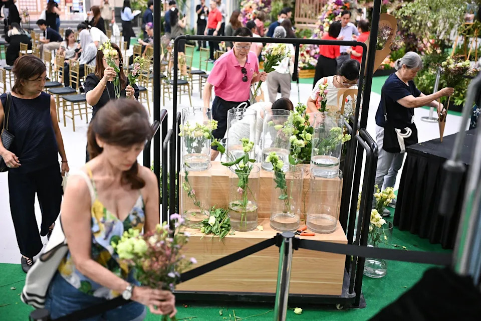 Visitors to Takashimaya Square will be able to purchase discounted SGF tickets and collect three stalks of their favourite flowers, subject to stock availability.