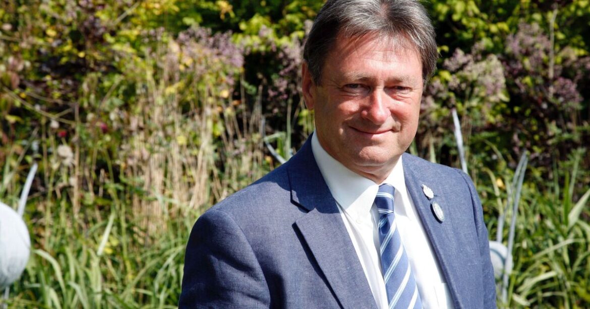 Alan Titchmarsh warns gardeners to take care as he says 'danger is too much'