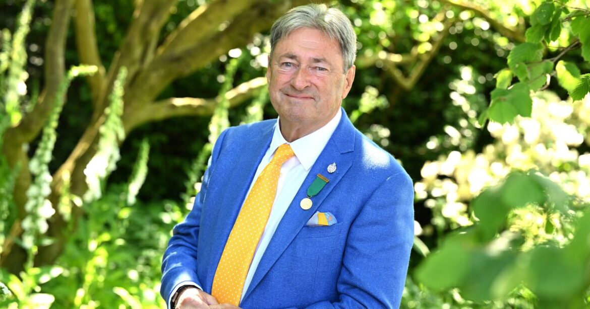 Alan Titchmarsh says 'now is time' to banish weeds with 40-year method
