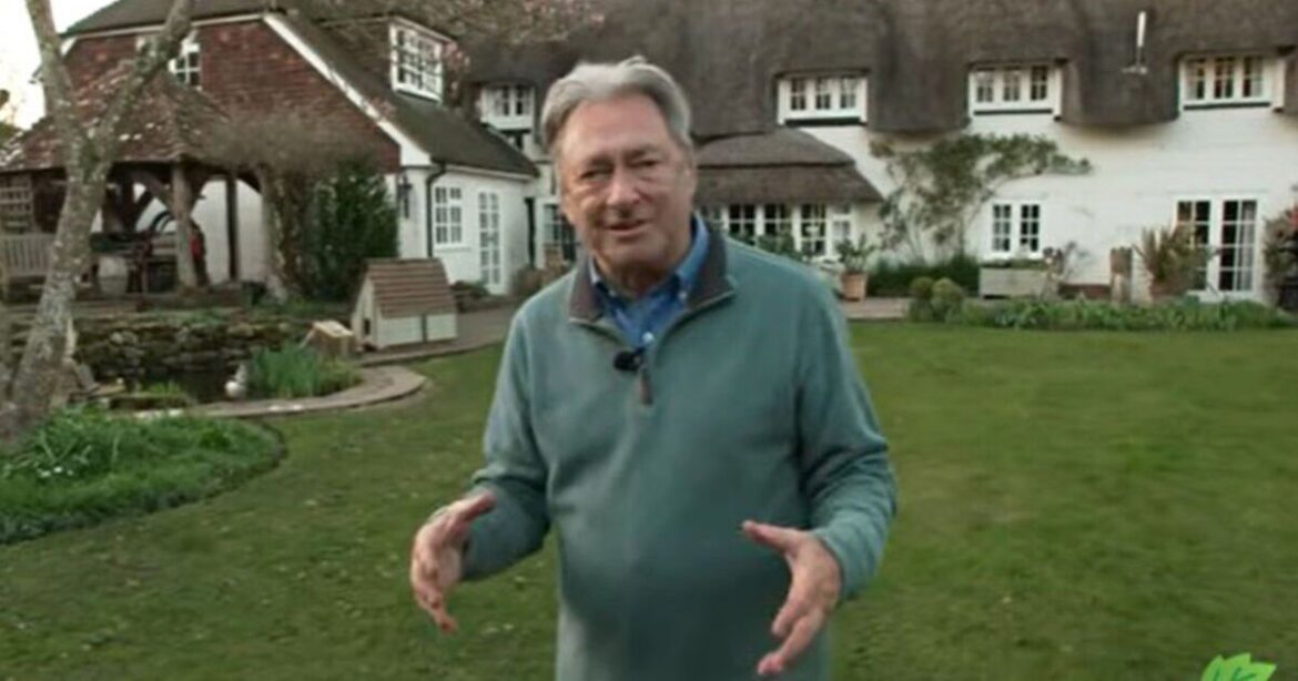 Alan Titchmarsh names three flowers he will ‘certainly not’ be planting in new garden Alan Titchmarsh names three flowers he will 'certainly not' be planting in new garden