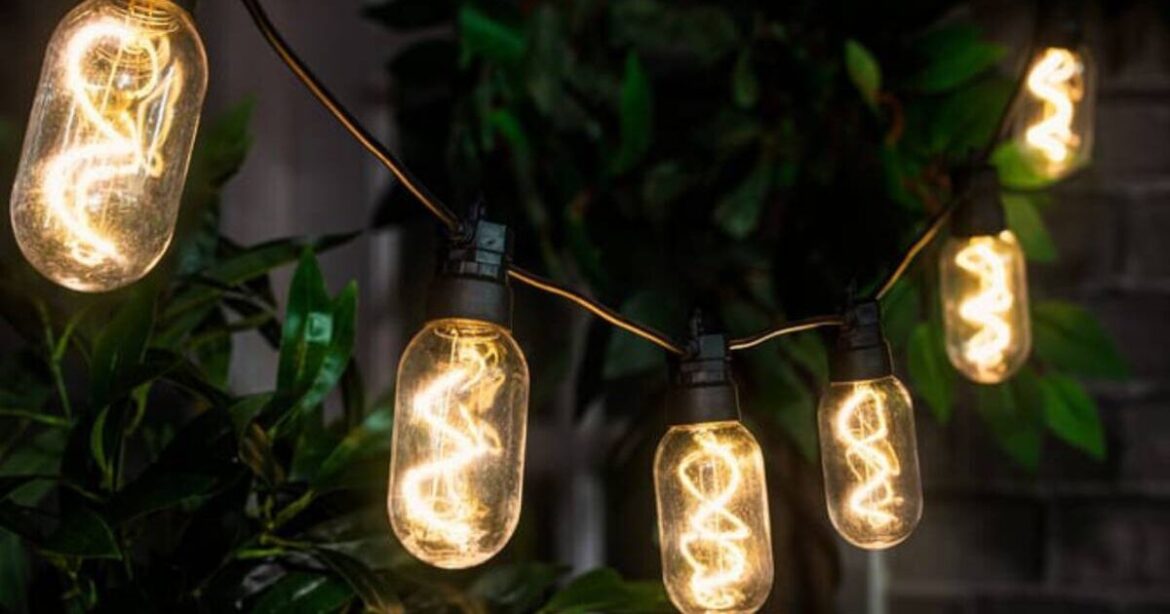 Shoppers praise 'absolutely lovely' garden lights