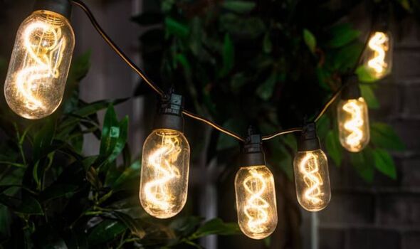 Home Bargain's Firefly 10 Bright Filament String Solar Lights