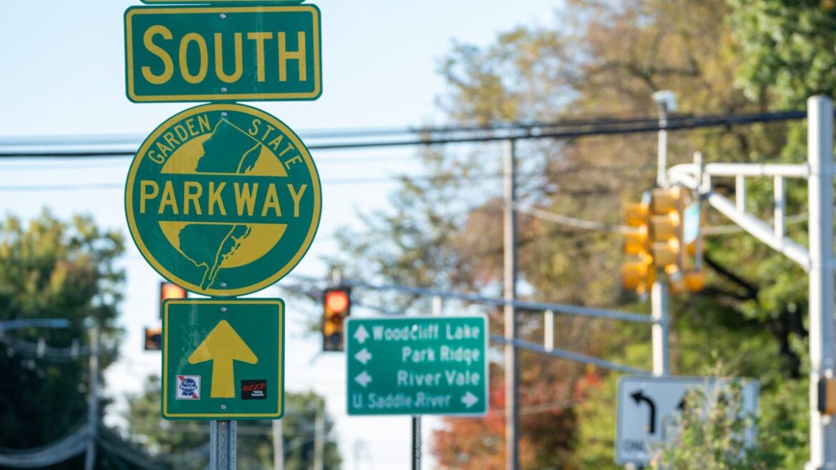 Garden State Parkway crash in Bergen County NJ leaves 1 dead Garden State Parkway crash in Bergen County NJ leaves 1 dead