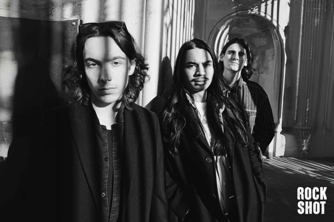 Bloodworm Announce Debut EP ‘Blood & Lust’ And Share Haunting New Single ‘Alone In Your Garden’ Bloodworm Announce Debut EP ‘Blood & Lust’ And Share Haunting New Single ‘Alone In Your Garden’