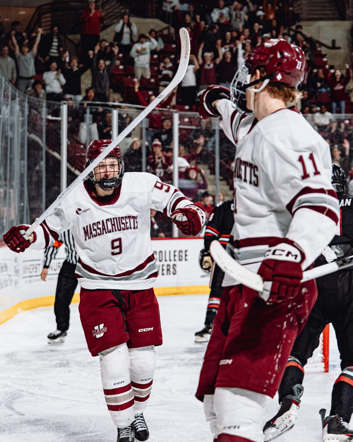 UMass hockey: Minutemen clinch spot at TD Garden with 4-1 win over Northeastern