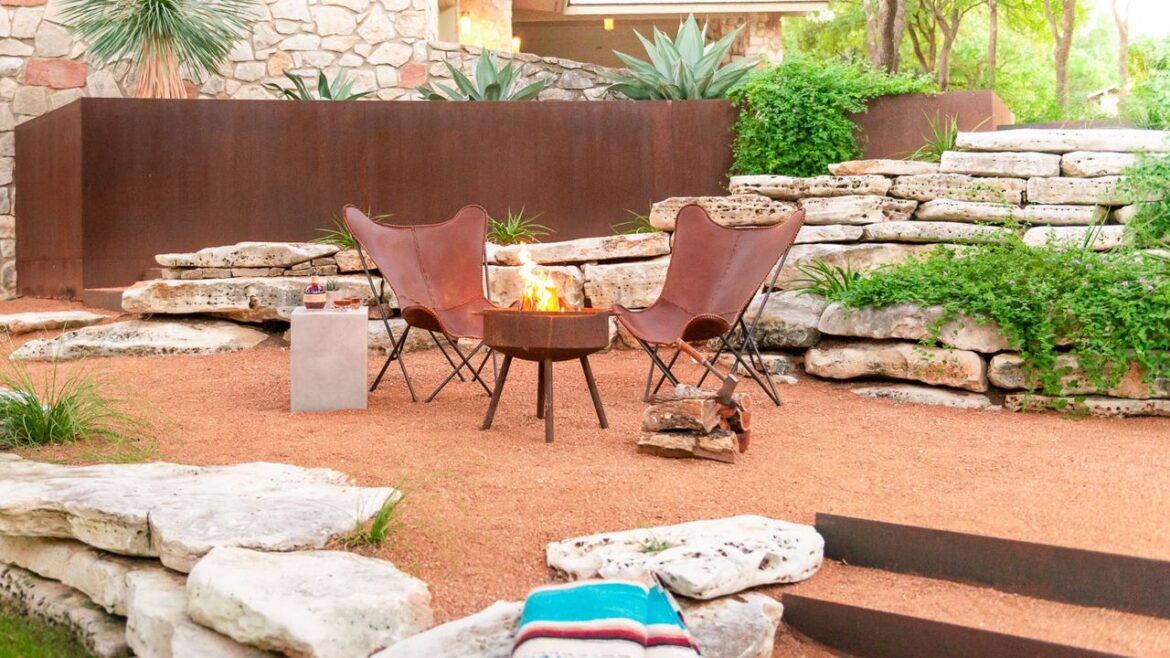38 Outdoor Fire Pit Ideas To Transform Your Backyard in Time for Spring 38 Outdoor Fire Pit Ideas To Transform Your Backyard in Time for Spring