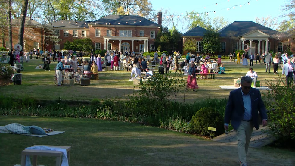 Community members join Dixon Gallery and Gardens to celebrate 50th anniversary