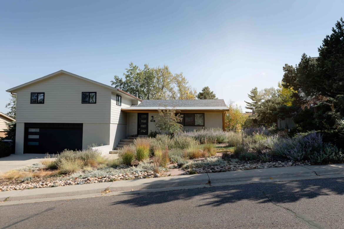 7 Gorgeous Grass-Free Front Yard Ideas, Straight From Landscaping Pros