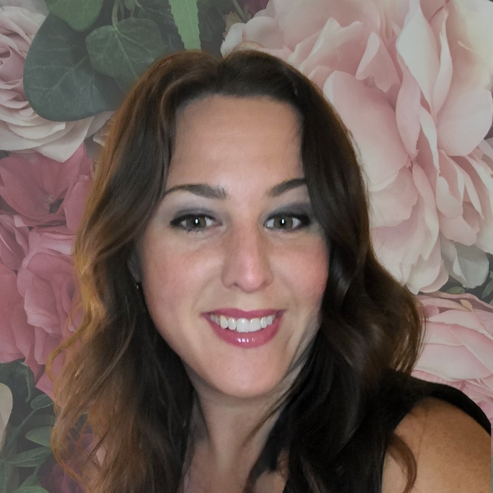 Laura Walsh Headshot