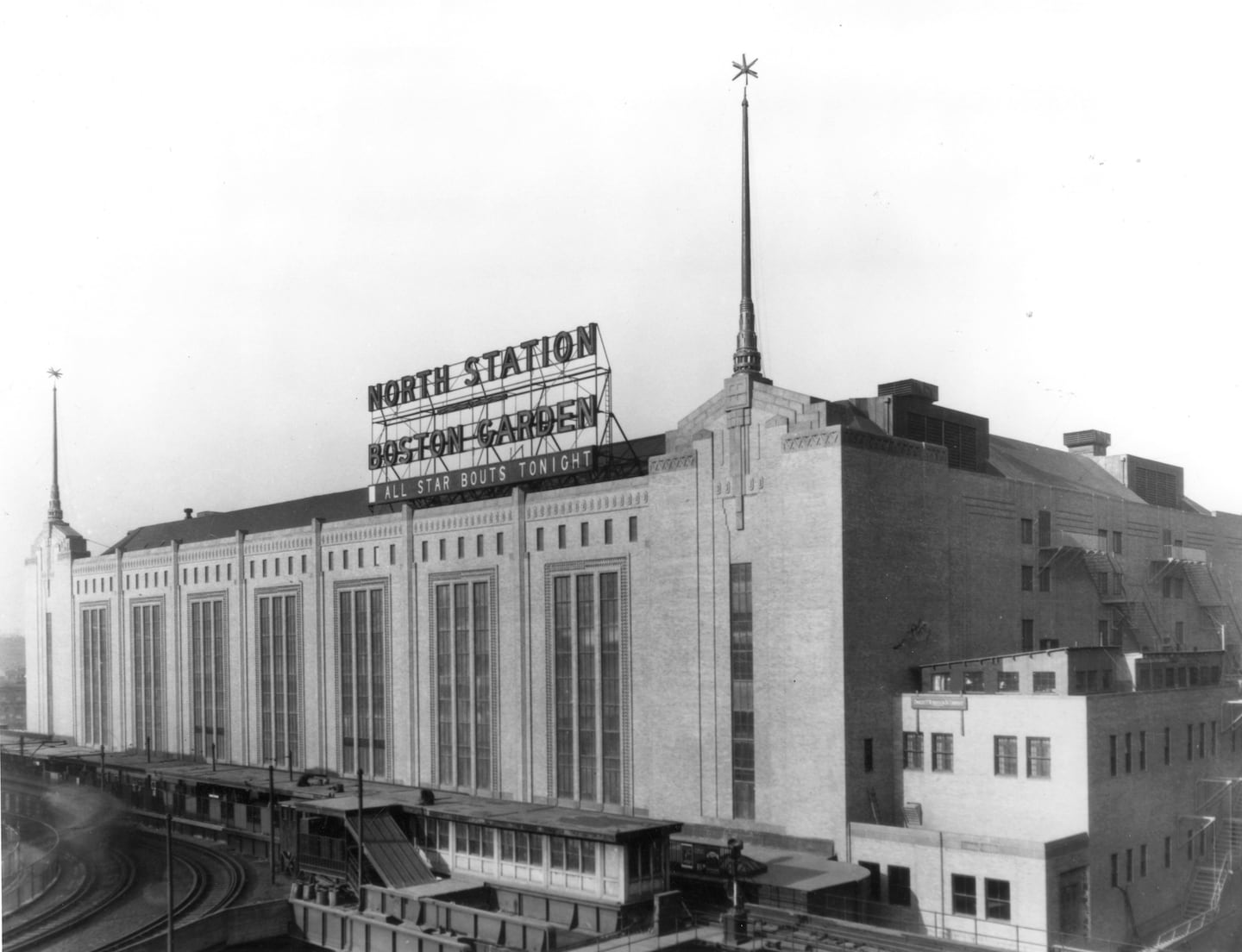 Delaware North retired the "Boston Garden" name when it replaced it with a new 19,600-seat arena in 1995.