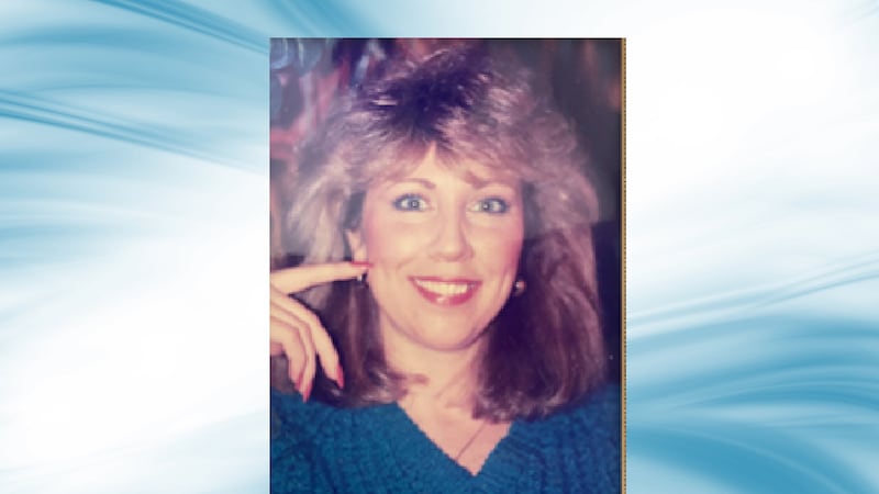 Donna was born in Detroit, the daughter of Walter and Evelyn (Cunningham) Smith.  After...