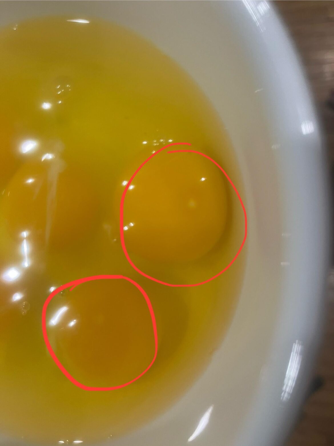 Need help identifying if my eggs have bullseyes on them