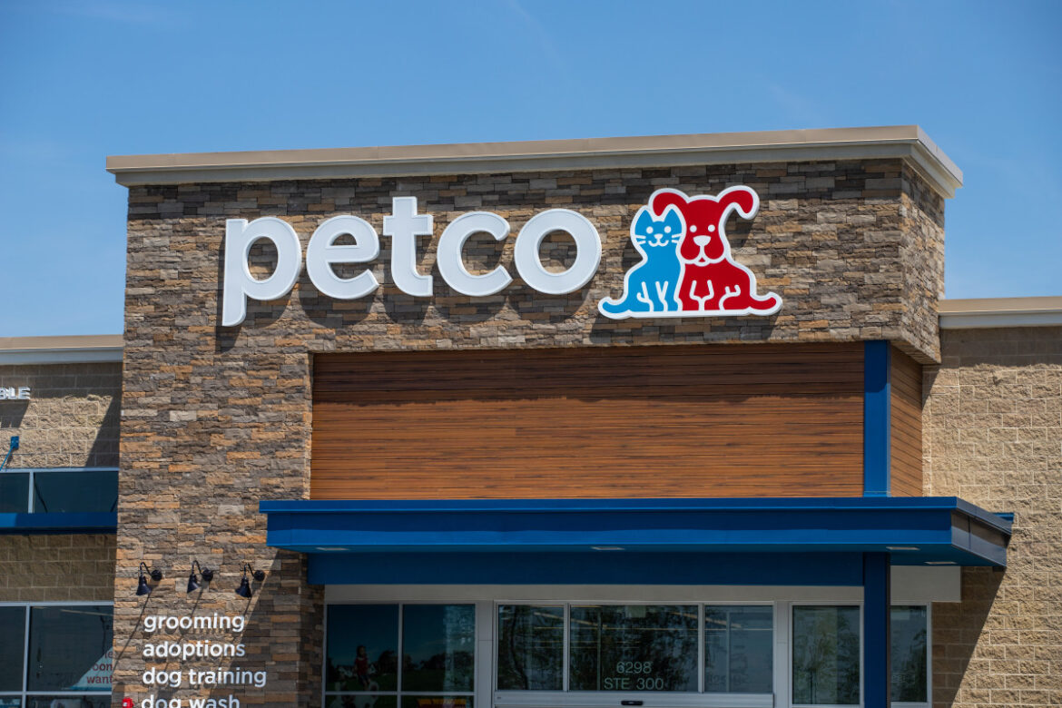 6 Freebies and Events Happening at Petco This Month