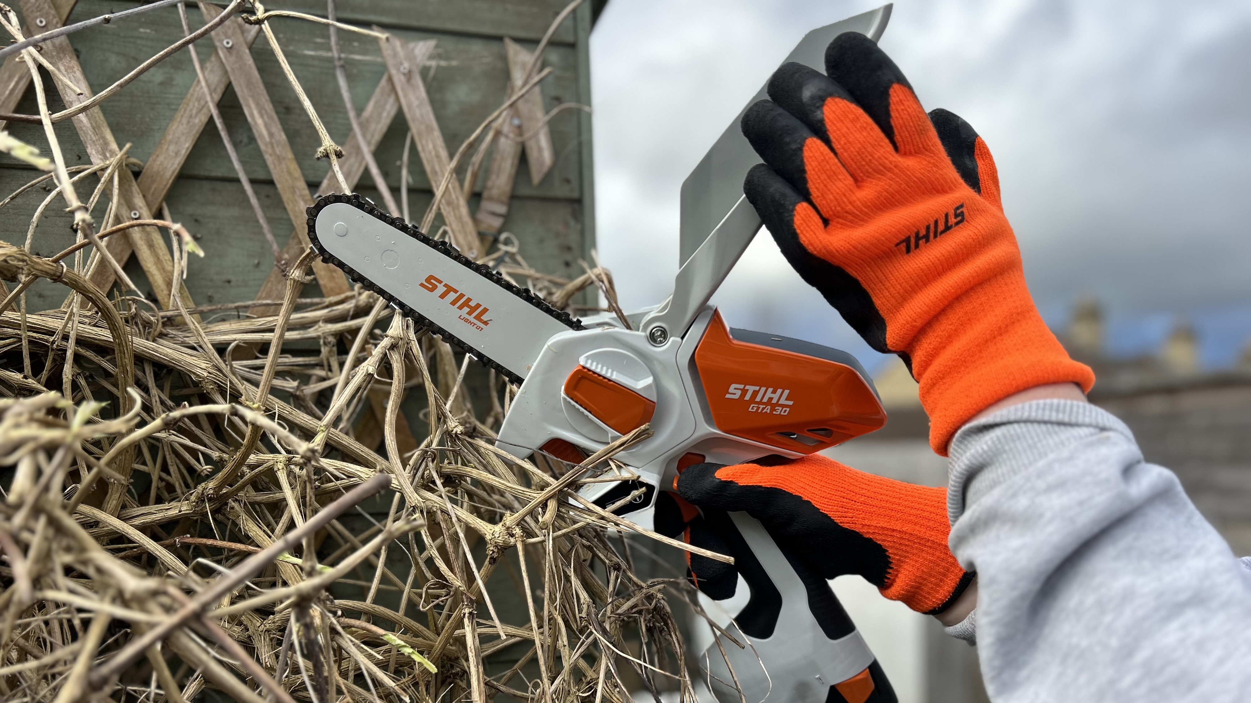 Stihl GTA 30 cordless garden pruner