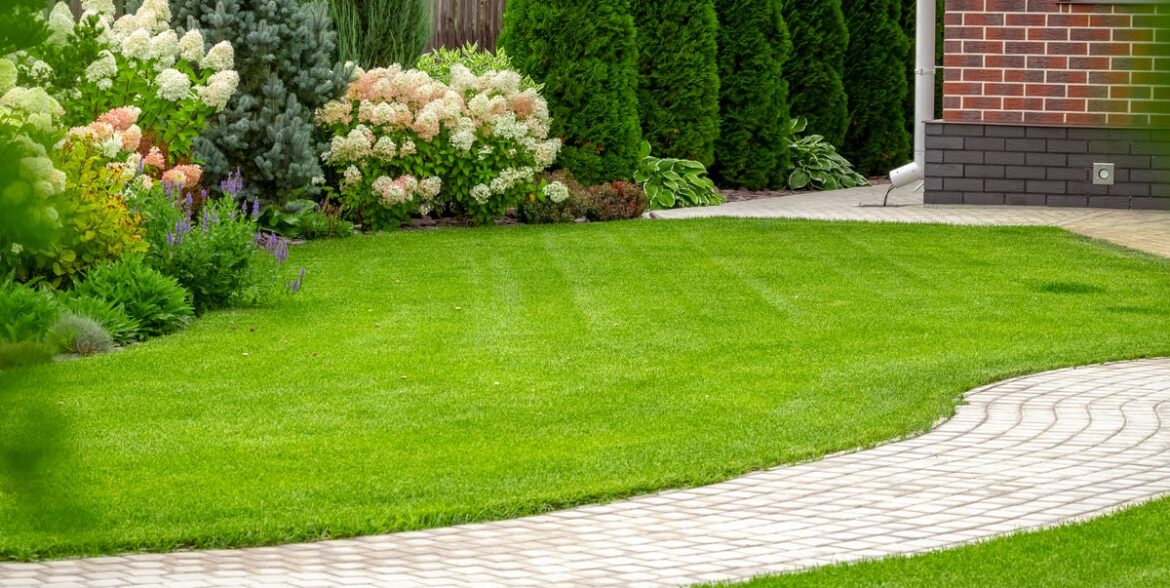 How to Declutter Your Walkway Before Spring