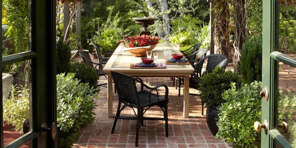4 Garden Trends That Will Take Over Your Backyard This 2026, According to Experts