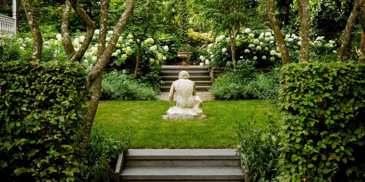 The 5 Biggest Low-Maintenance Gardening Trends of 2026, According to Experts The 5 Biggest Low-Maintenance Gardening Trends of 2026, According to Experts