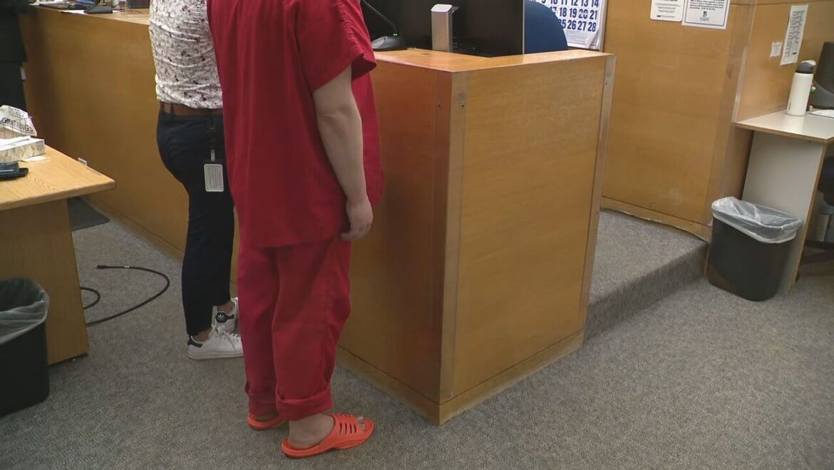Judge sets $100,000 bail for man accused of damaging Chihuly Garden and Glass station icon