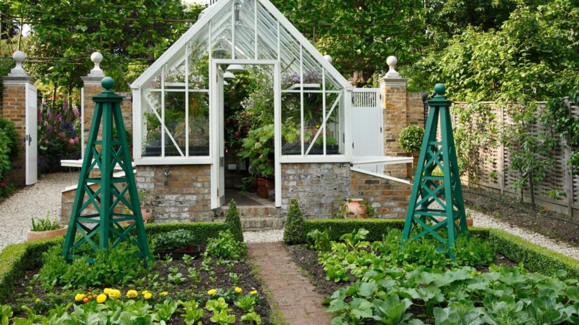 Amazon Best-Selling Galvanised Raised Bed Planter for Compact Spaces Real Garden Dulwich. Vegetable plot, obelisk, greenhouse