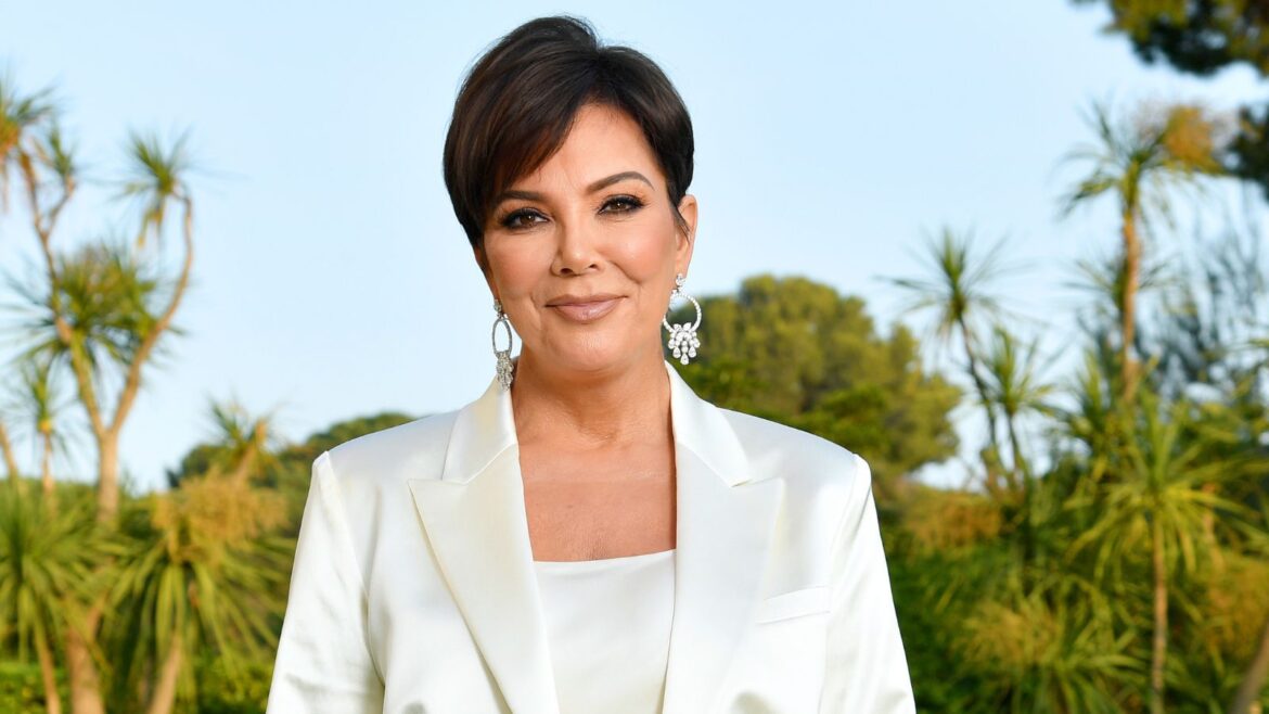 Kris Jenner’s Pool Area Brings Livable Luxury Alive Kris Jenner