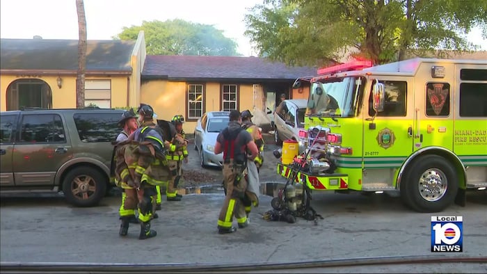 Miami Gardens fire impacts 2 homes, sparks large response Miami Gardens fire impacts 2 homes, sparks large response