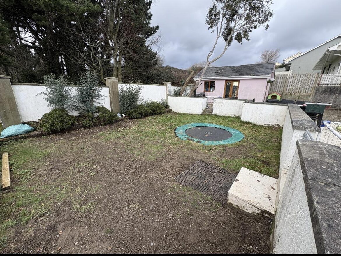 Kids/Dogs Playarea. Kids/Dogs Playarea.
