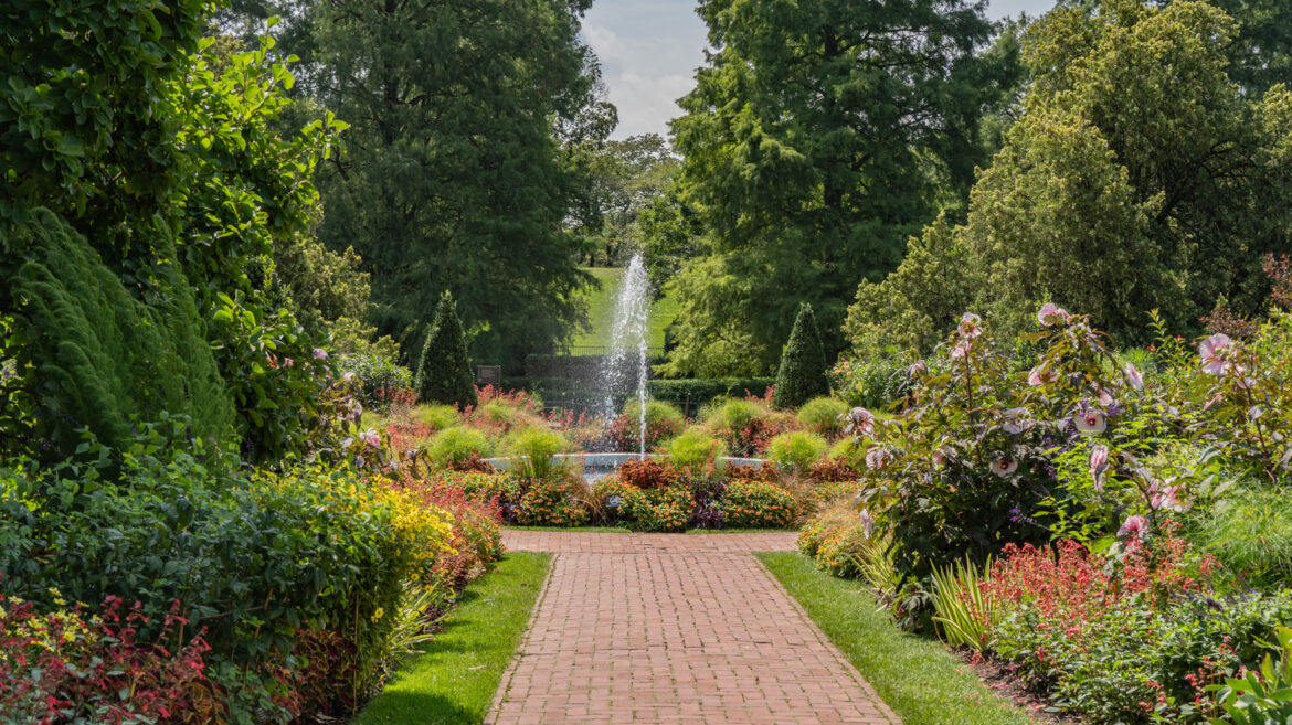5 Of America's Largest Botanical Gardens Are Breathtaking Destinations To Visit