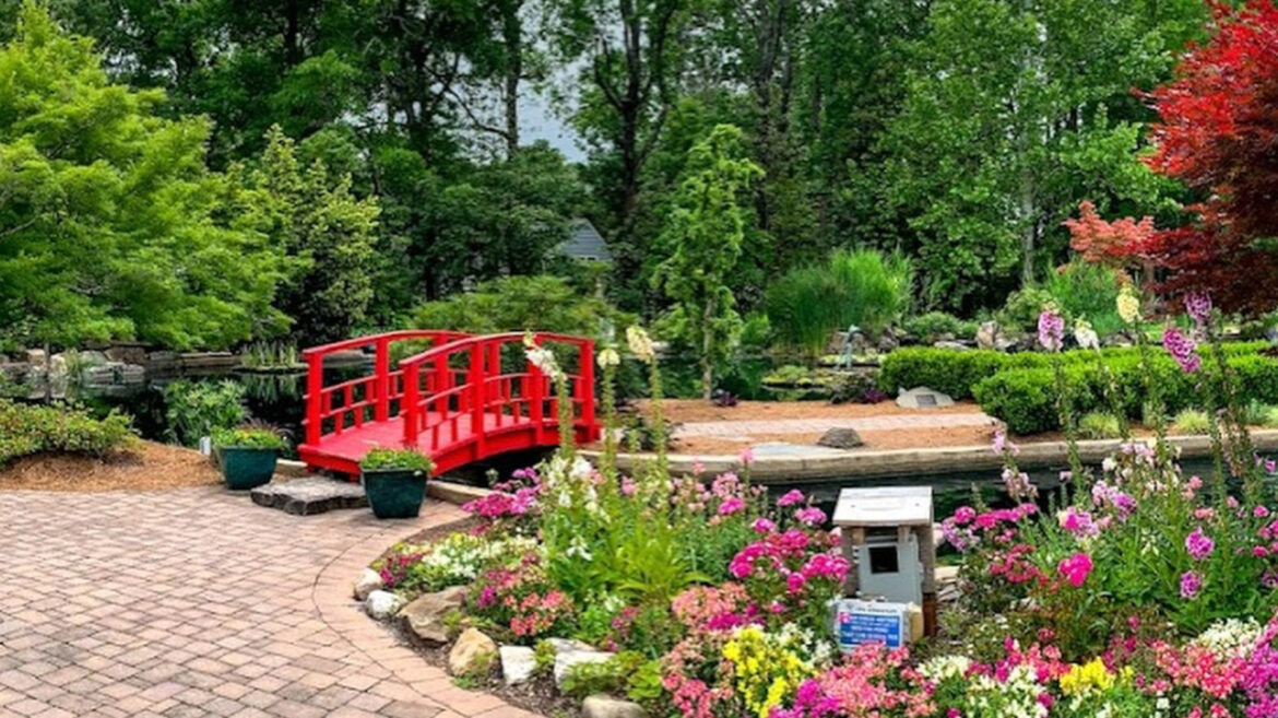 Wilmington's Top-Rated Free-To-Visit Attraction Is A Large Family-Friendly Garden With Paved Beauty [Publish 3/29]