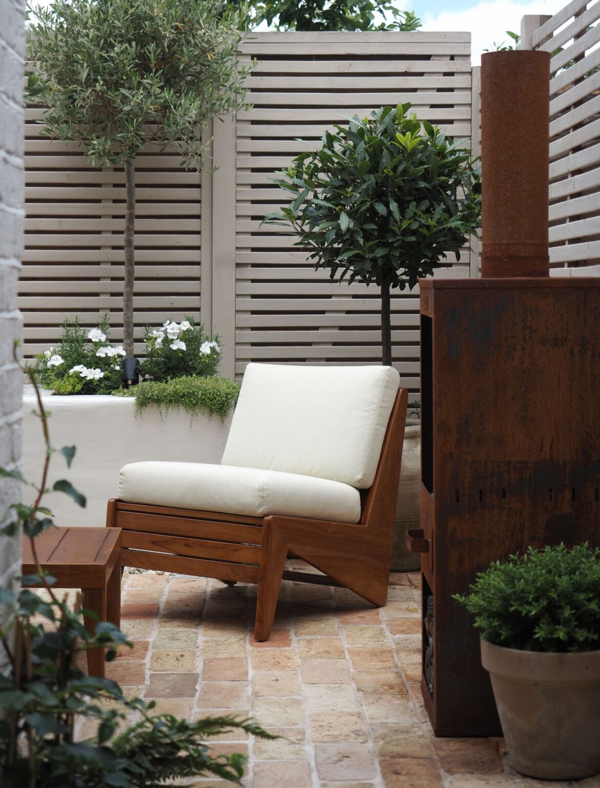 5 Things I Wish I Knew Before Choosing Slatted Fence Panels for My Garden