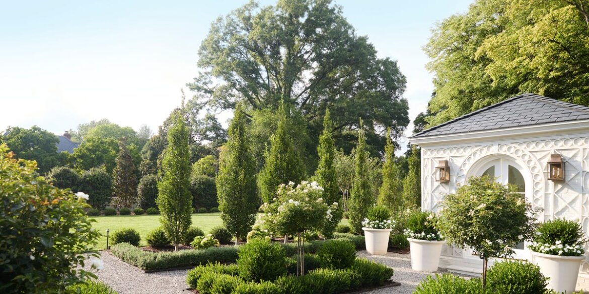 Landscape Architects Say Your Garden 'Bones' Matter as Much as What You Plant