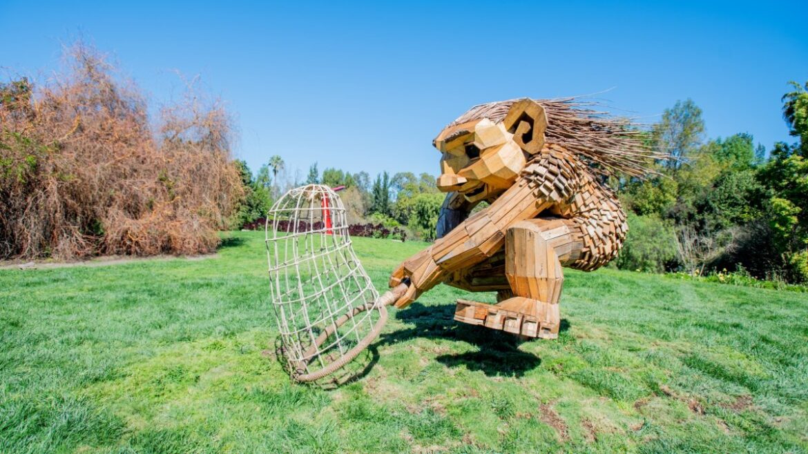 Huge ‘TROLLS’ — a dozen in all — are playfully presiding over this SoCal garden – NBC Los Angeles Huge ‘TROLLS’ — a dozen in all — are playfully presiding over this SoCal garden – NBC Los Angeles