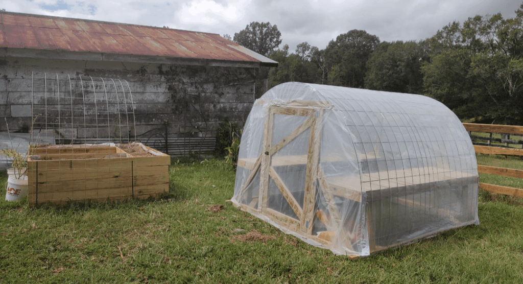 Ventilation for cattle panel greenhouse