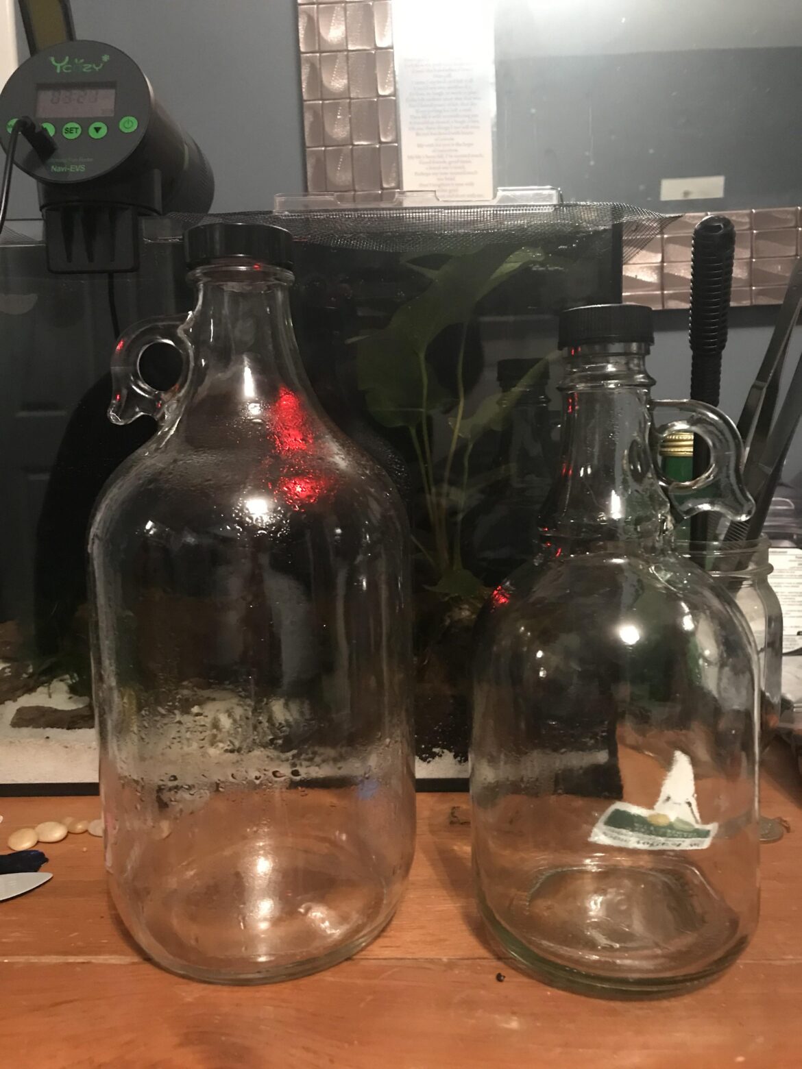 Will this plan work for a one gallon and a (maybe) half gallon jug? (In description)