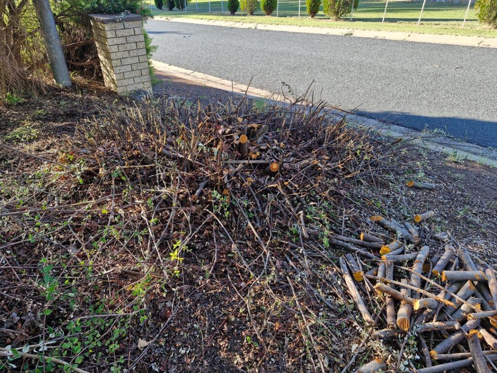 How to remove this monstrosity! How to remove this monstrosity!