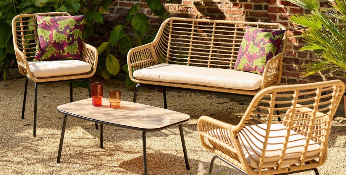 These 10 Garden Furniture Sets Under £400 Look Anything but Budget These 10 Garden Furniture Sets Under £400 Look Anything but Budget