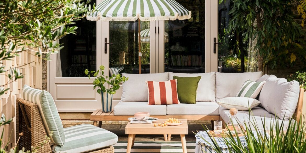 6 Need-to-Know Spring Garden Trends for 2026, From Pergolas to Lighting