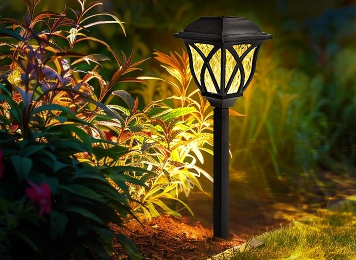 Gigalumi Solar Lights Outdoor Garden, now £22.94 were, £26.99