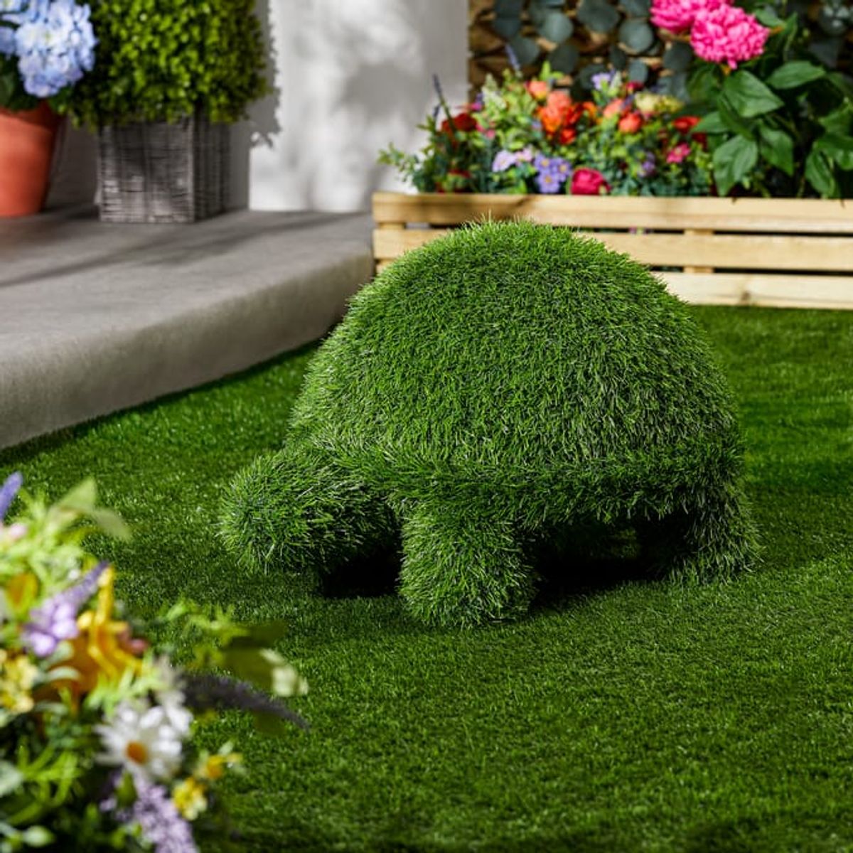The Jardín Artificial Grass Turtle