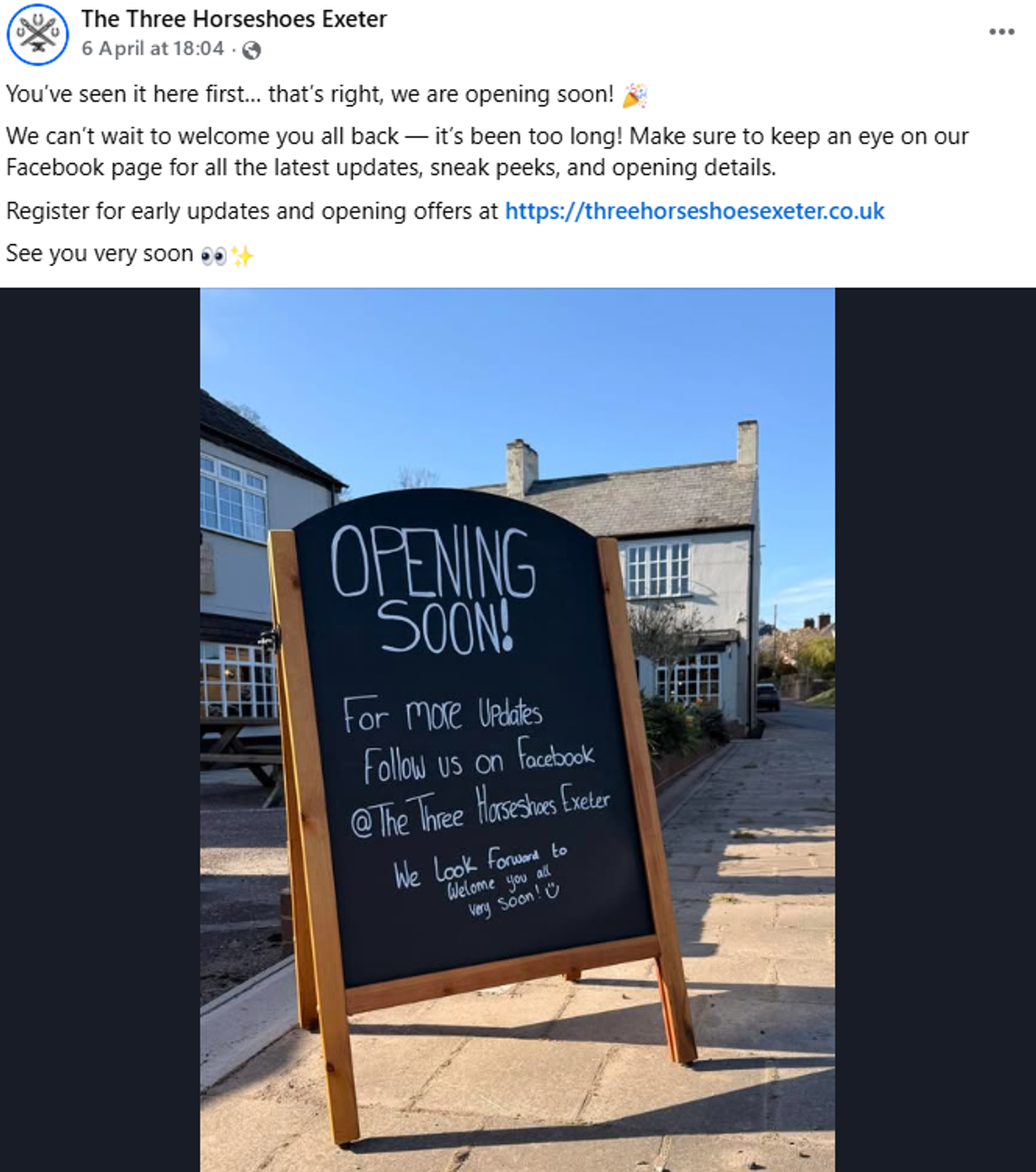 Three Horseshoes post