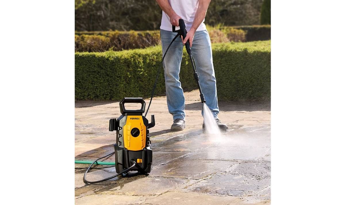 The FERREX Small Pressure Washer 1400W