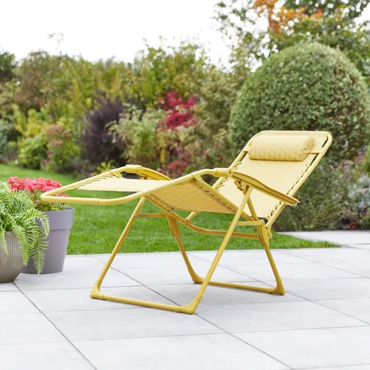 Yellow lounger