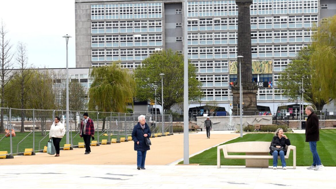 Visitors return to Queen’s Gardens following partial reopening Hull Live