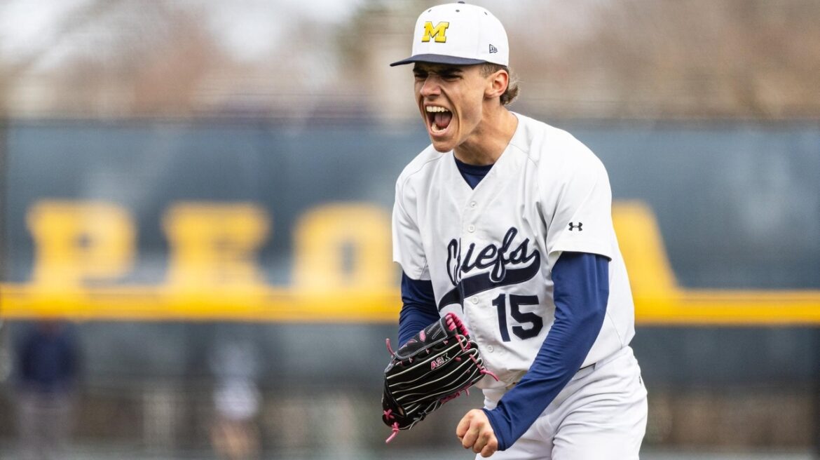 Massapequa baseball's AJ Conza gets go-ahead hit, then earns save