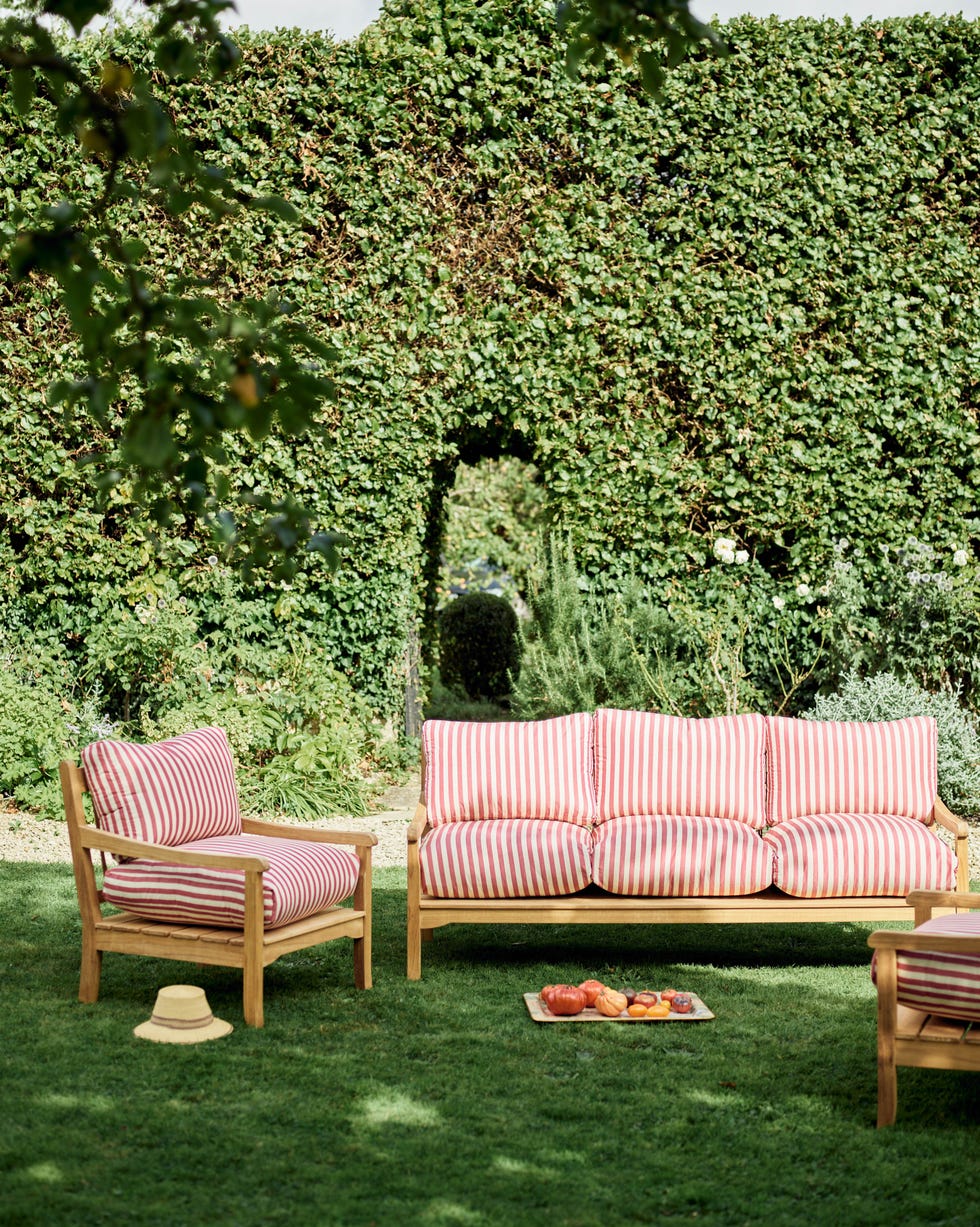 Emerson 3-Seater Garden Sofa in Awning Stripe Emerson 3-Seater Garden Sofa in Awning Stripe