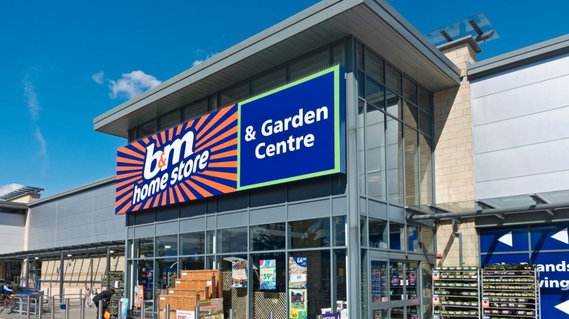 B&M drops new ‘foldable’ garden egg chair up to £99 cheaper than Dunelm Daily Record