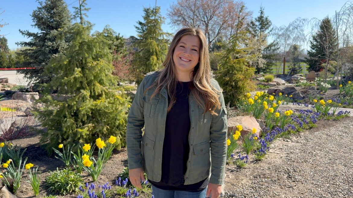 Early April Garden Tour! 🌷🌼☀️ // Garden Answer
