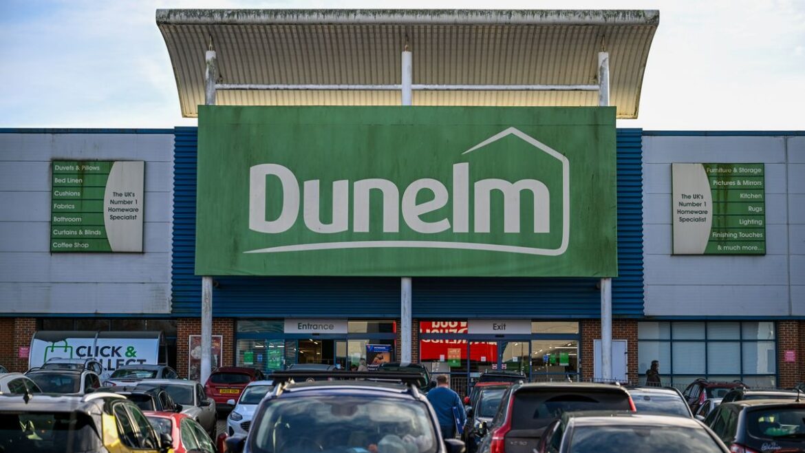 ‘You could easily fall asleep’ in Dunelm’s padded £29 ‘bargain’ garden chair Daily Mirror