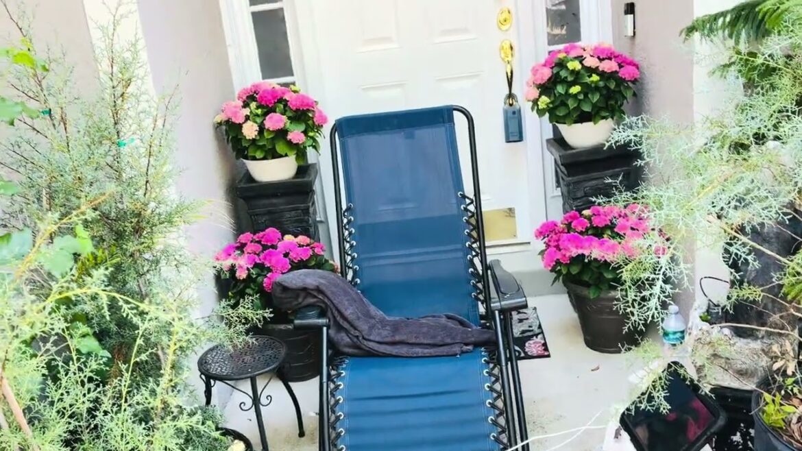 A Relaxing Morning With Me In The Front Yard Garden March 2026
