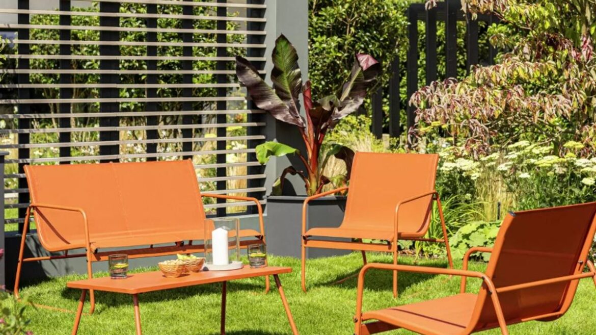 Outdoor furniture set now £120 ‘brings gardens to life’ with bold colour and trendy design Daily Record