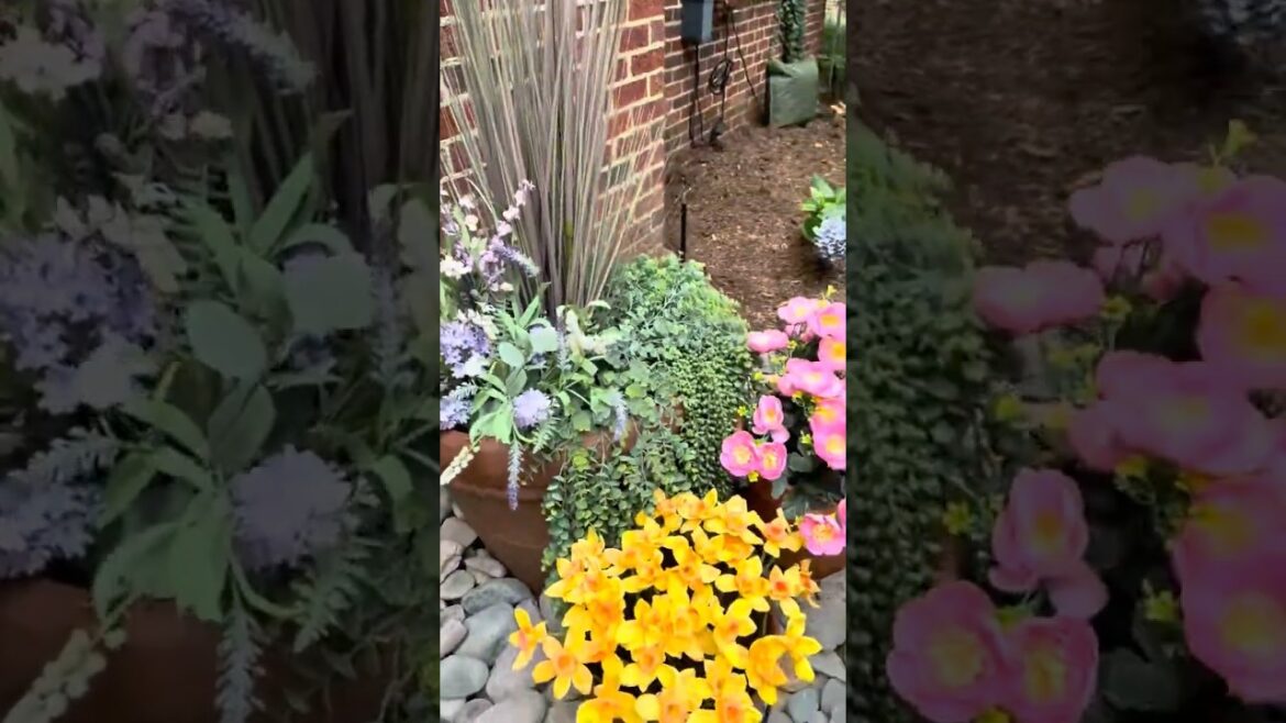 You’d Never Know These Front Yard Flowers Are Fake You’d Never Know These Front Yard Flowers Are Fake